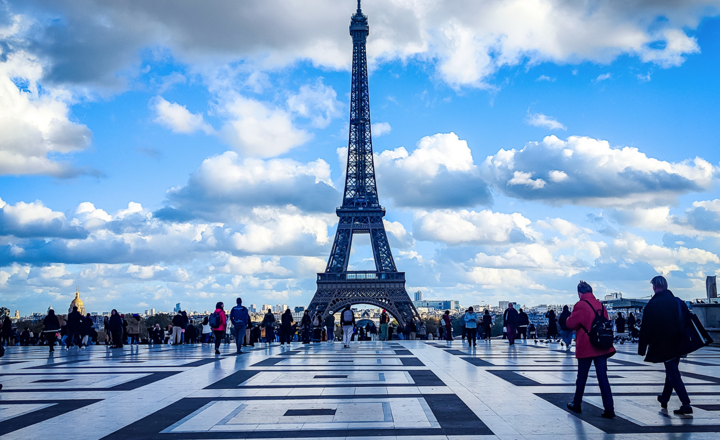 Huelga en la Torre Eiffel provoca bajo turismo en París